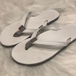 Rainbow brand sandals in excellent condition.